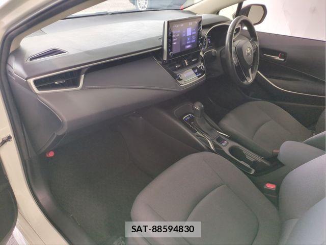 Toyota COROLLA SEDAN 2019-09 8828330-2