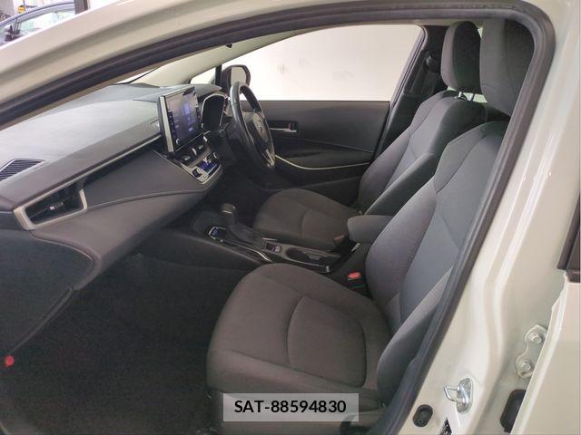 Toyota COROLLA SEDAN 2019-09 8828330-3