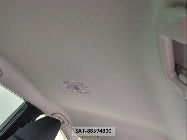 Toyota COROLLA SEDAN 2019-09 8828330-5