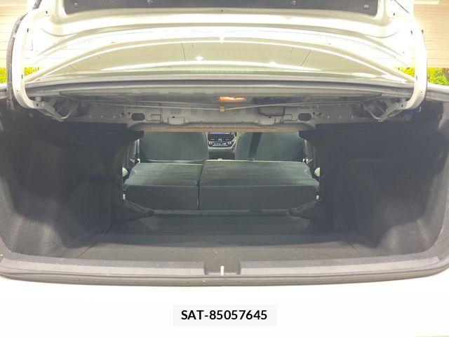 Toyota COROLLA SEDAN 2019-09 6611146-9
