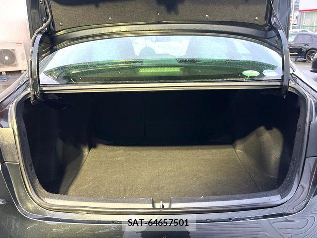 Toyota COROLLA SEDAN 2019-09 6715877-10