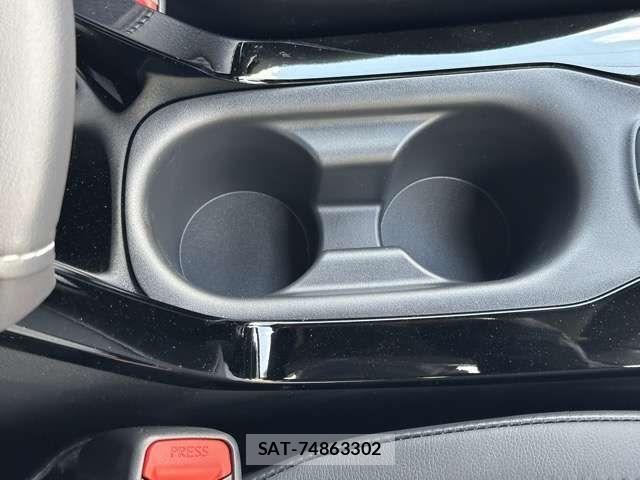 Toyota COROLLA SEDAN 2025-06 7057997-18
