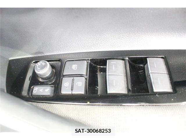 Toyota COROLLA SEDAN 2020-05 8411737-28
