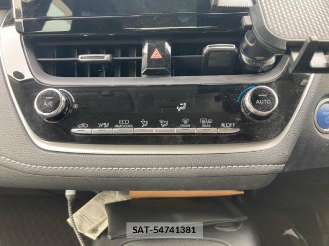 Toyota COROLLA SEDAN 2019-10 6010380-23