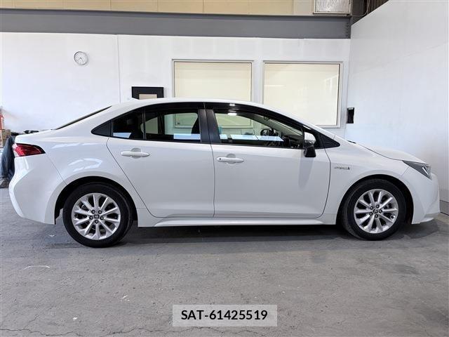 Toyota COROLLA SEDAN 2020-10 8411740-10
