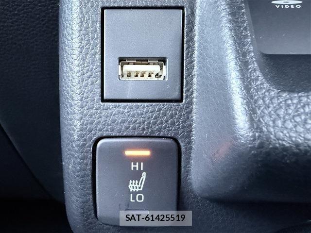 Toyota COROLLA SEDAN 2020-10 8411740-28