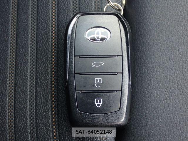 Toyota COROLLA SEDAN 2024-04 8779812-19