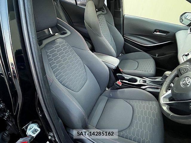 Toyota COROLLA SPORT 2020-03 1823353-9