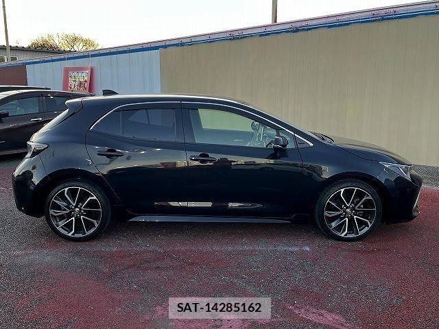 Toyota COROLLA SPORT 2020-03 1823353-19