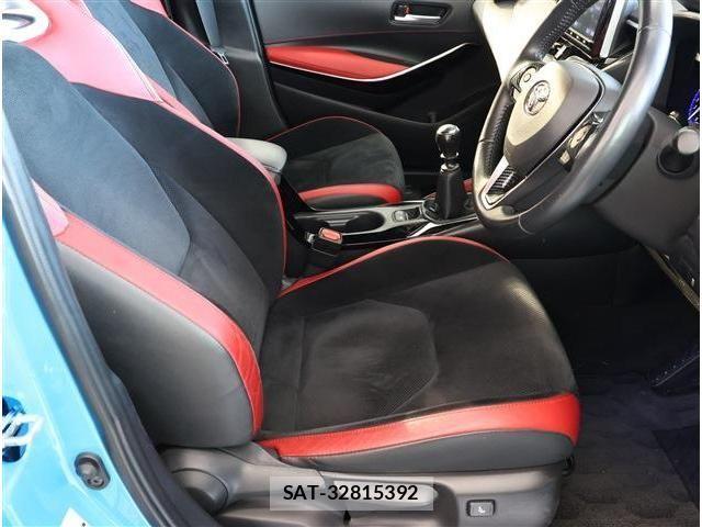 Toyota COROLLA SPORT 2018-09 2445795-16