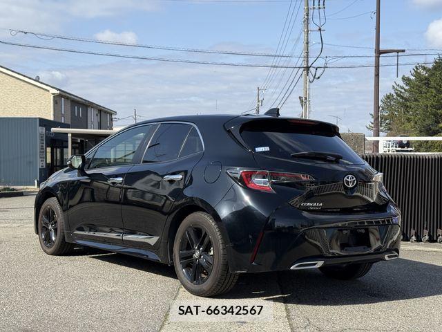 Toyota COROLLA SPORT 2021-09 6010386-2