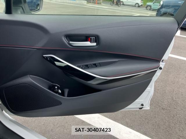 Toyota COROLLA SPORT 2021-07 7058000-26