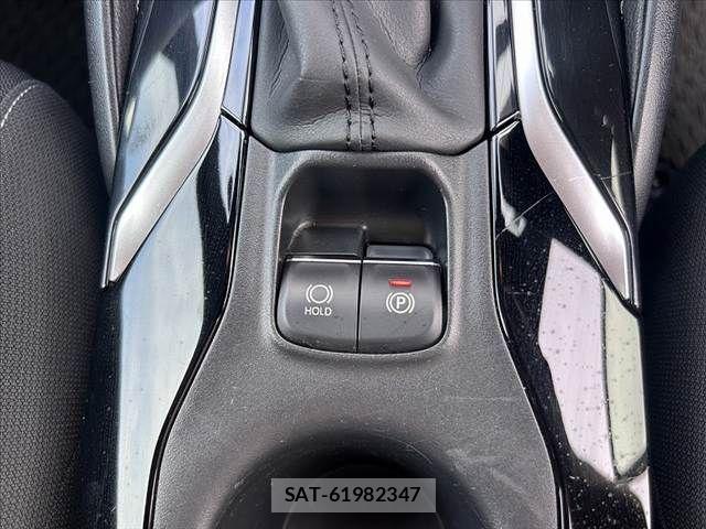 Toyota COROLLA SPORT 2018-06 7875853-24