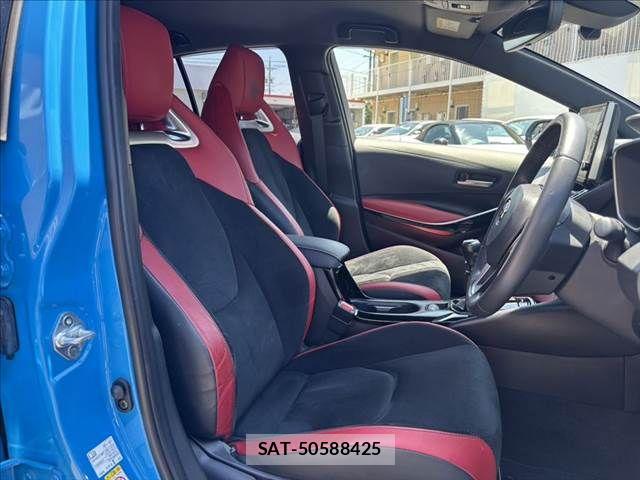 Toyota COROLLA SPORT 2019-09 8206958-8