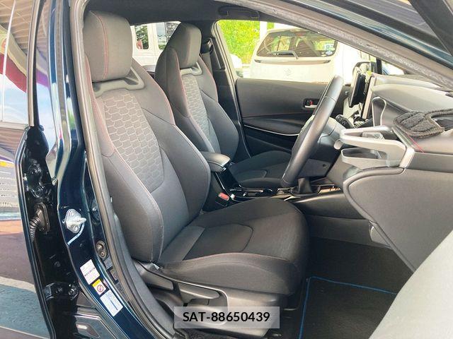 Toyota COROLLA SPORT 2019-01 8779815-23