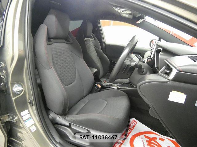 Toyota COROLLA SPORT 2018-06 8313817-10