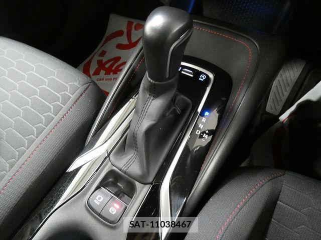 Toyota COROLLA SPORT 2018-06 8313817-19