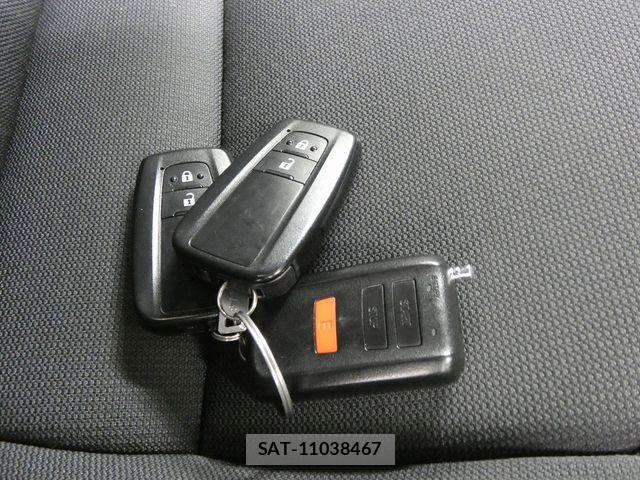 Toyota COROLLA SPORT 2018-06 8313817-21