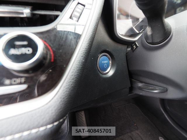 Toyota COROLLA SPORT 2018-09 1308949-11