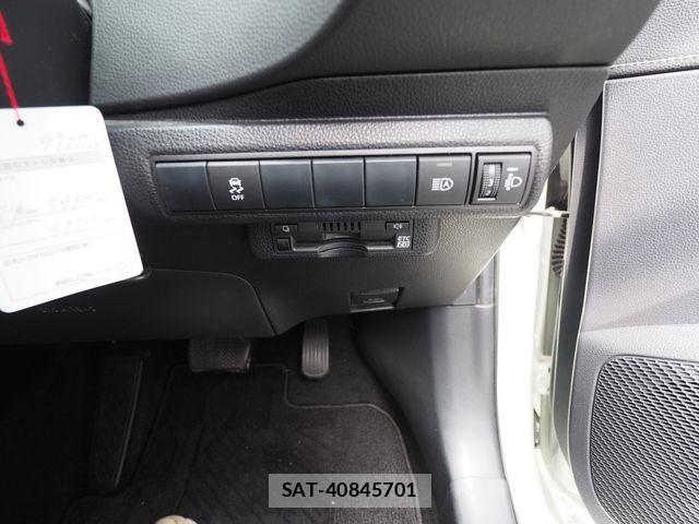 Toyota COROLLA SPORT 2018-09 1308949-12