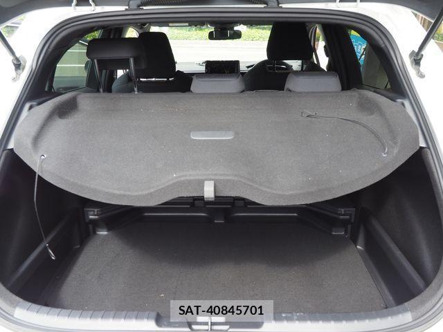 Toyota COROLLA SPORT 2018-09 1308949-16
