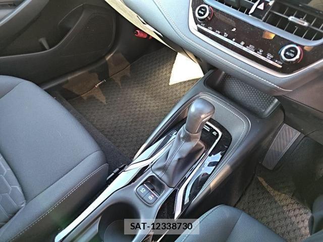 Toyota COROLLA SPORT 2018-08 4420155-17