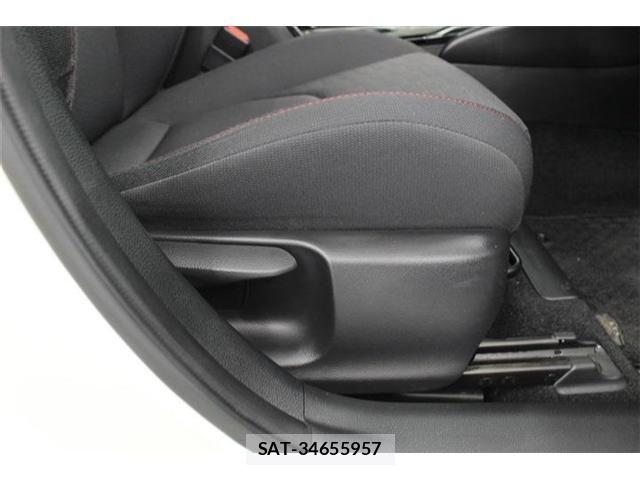 Toyota COROLLA SPORT 2018-11 6212794-27