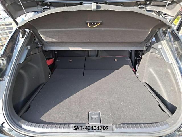 Toyota COROLLA SPORT 2019-07 6271333-26