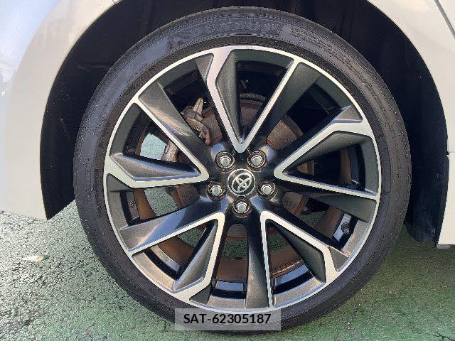 Toyota COROLLA SPORT 2019-01 6525842-26