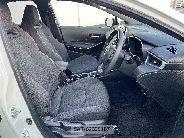Toyota COROLLA SPORT 2019-01 6525842-3