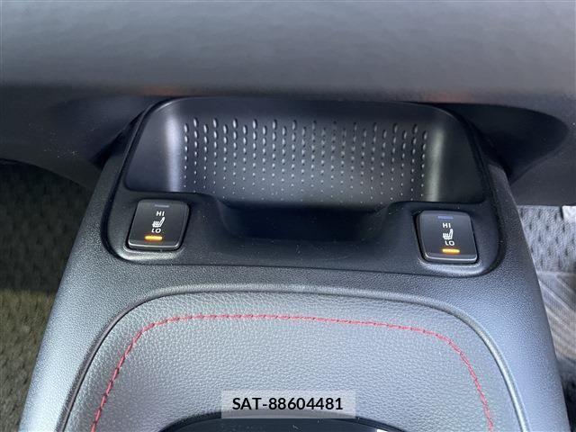 Toyota COROLLA SPORT 2023-11 6751095-9
