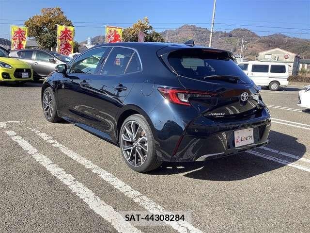Toyota COROLLA SPORT 2025-04 6903533-10