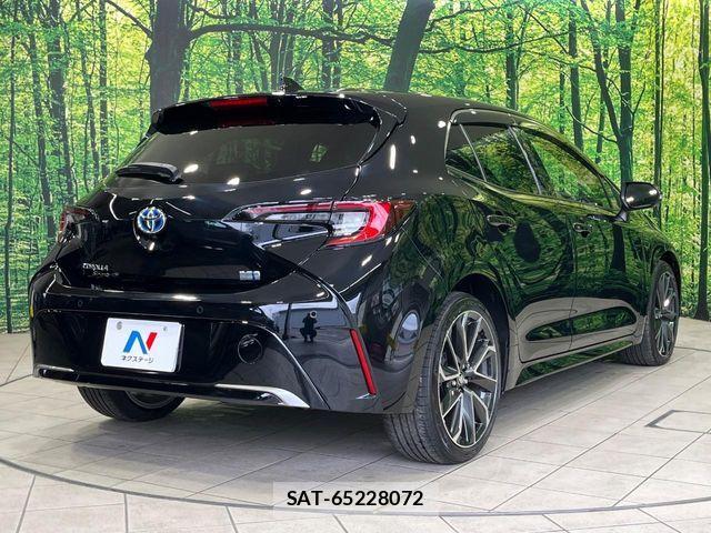 Toyota COROLLA SPORT 2023-08 7216425-16