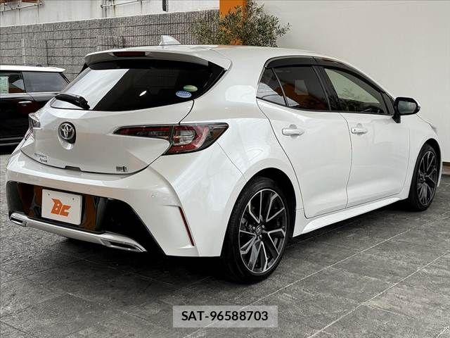 Toyota COROLLA SPORT 2020-06 7216421-14