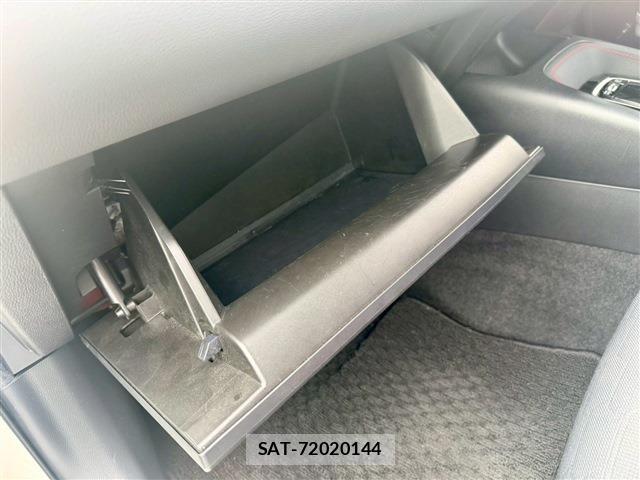 Toyota COROLLA SPORT 2018-10 7722091-17