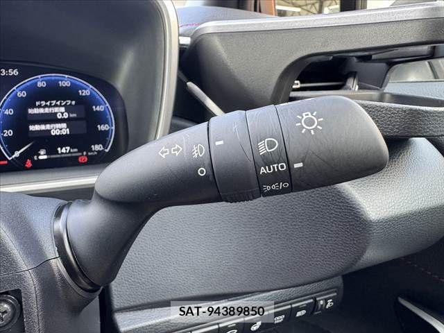 Toyota COROLLA SPORT 2023-09 8129468-28