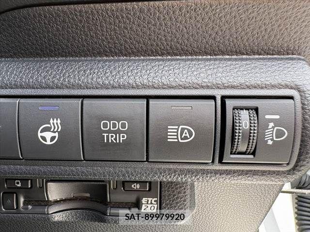 Toyota COROLLA SPORT 2024-05 8206960-5
