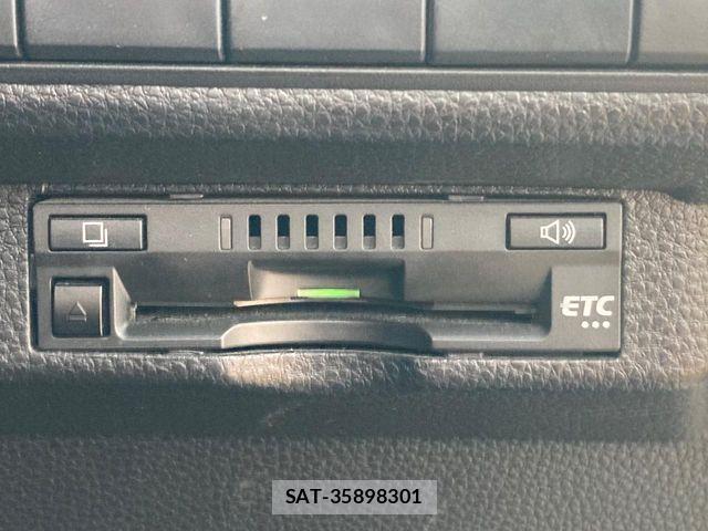 Toyota COROLLA SPORT 2018-10 8206964-5