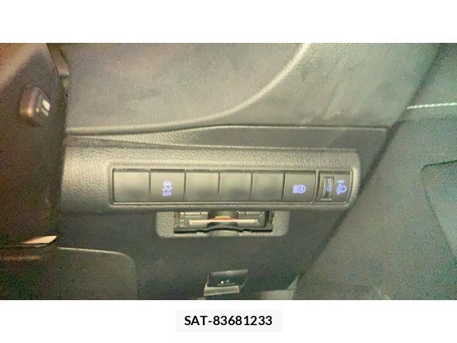 Toyota COROLLA SPORT 2018-06 8626234-23