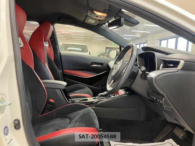 Toyota COROLLA SPORT 2018-09 8626236-18