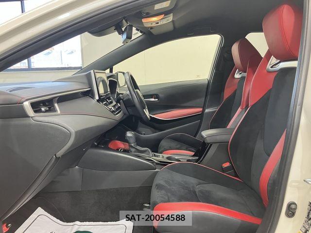 Toyota COROLLA SPORT 2018-09 8626236-21