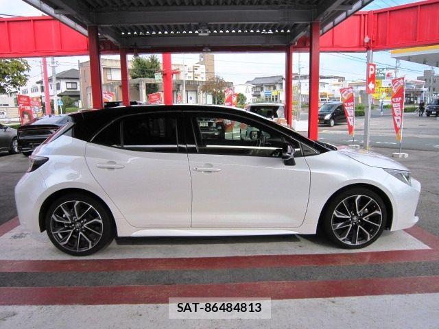 Toyota COROLLA SPORT 2022-01 8879189-3