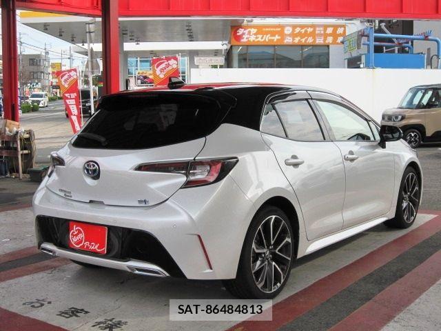 Toyota COROLLA SPORT 2022-01 8879189-4