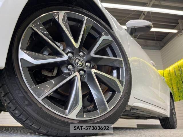 Toyota COROLLA SPORT 2023-06 956438-12