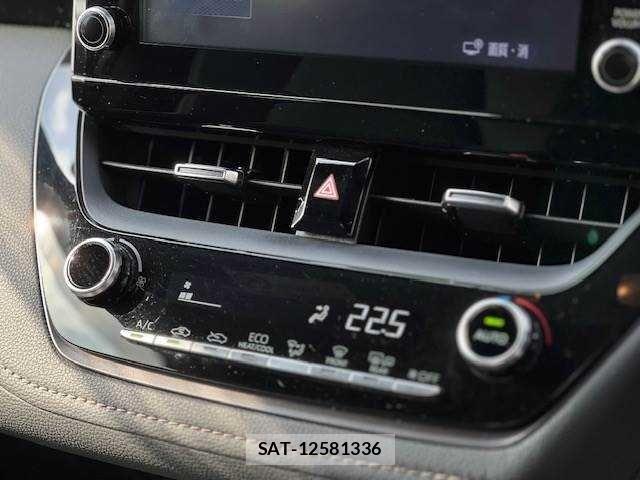 Toyota COROLLA TOURING 2021-05 6611161-12