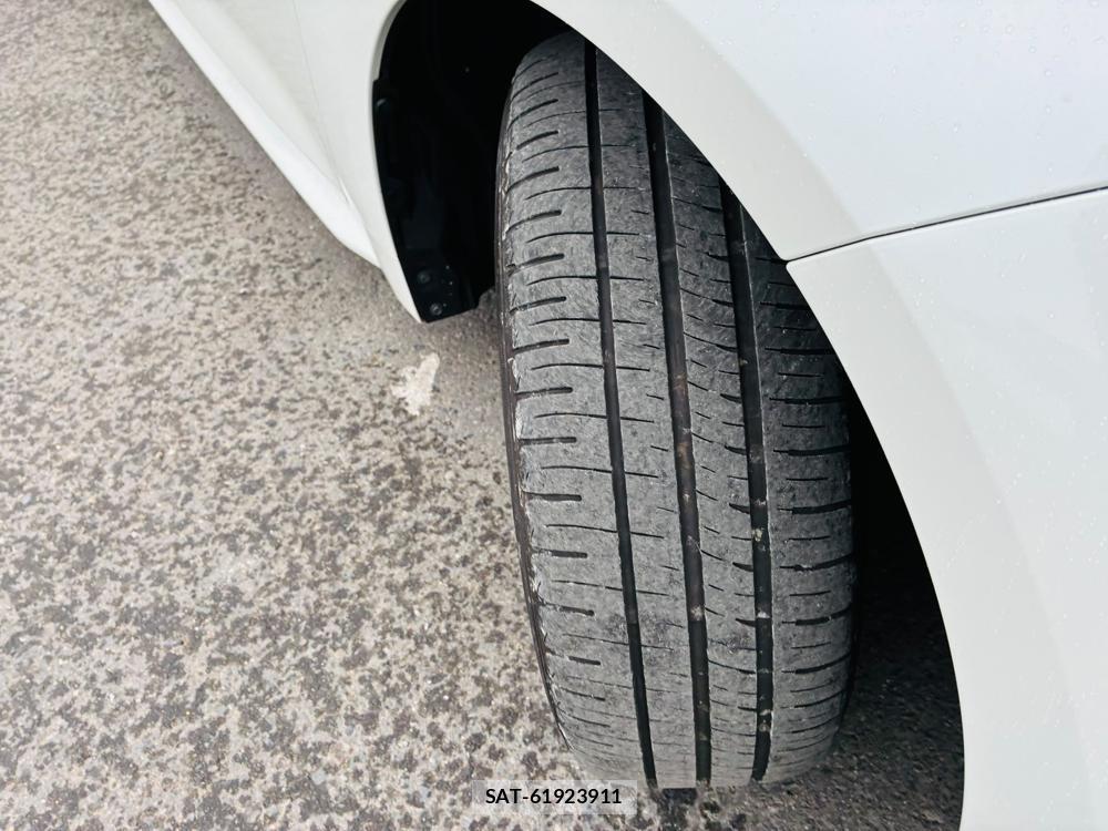Toyota COROLLA TOURING 2021-06 7892159-30