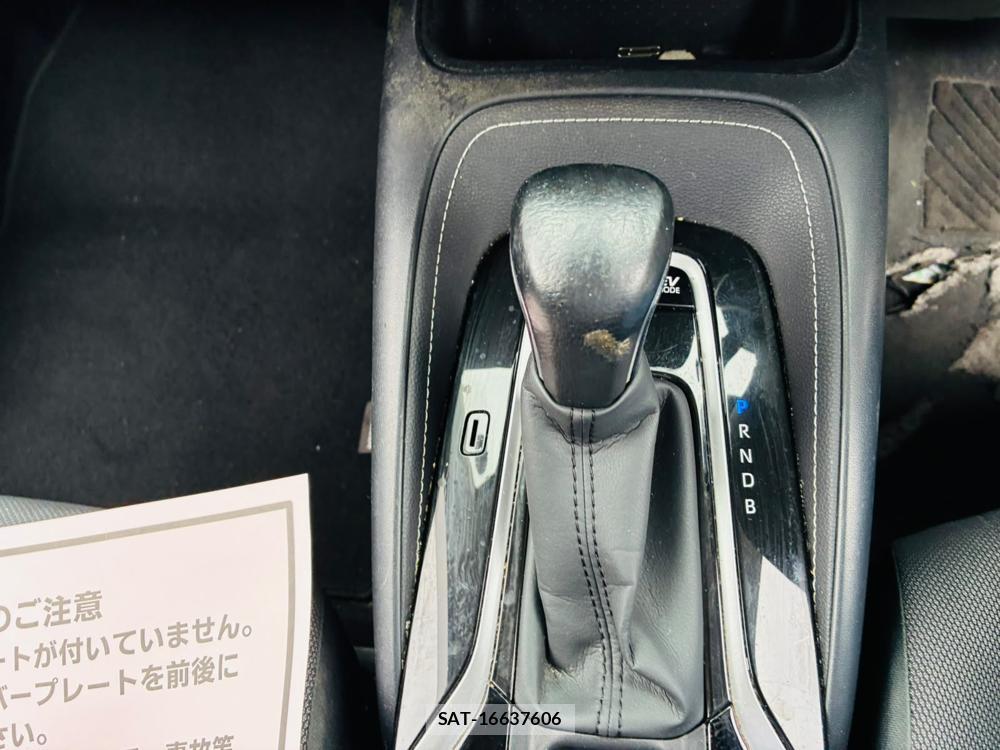 Toyota COROLLA TOURING 2021-07 8226617-18