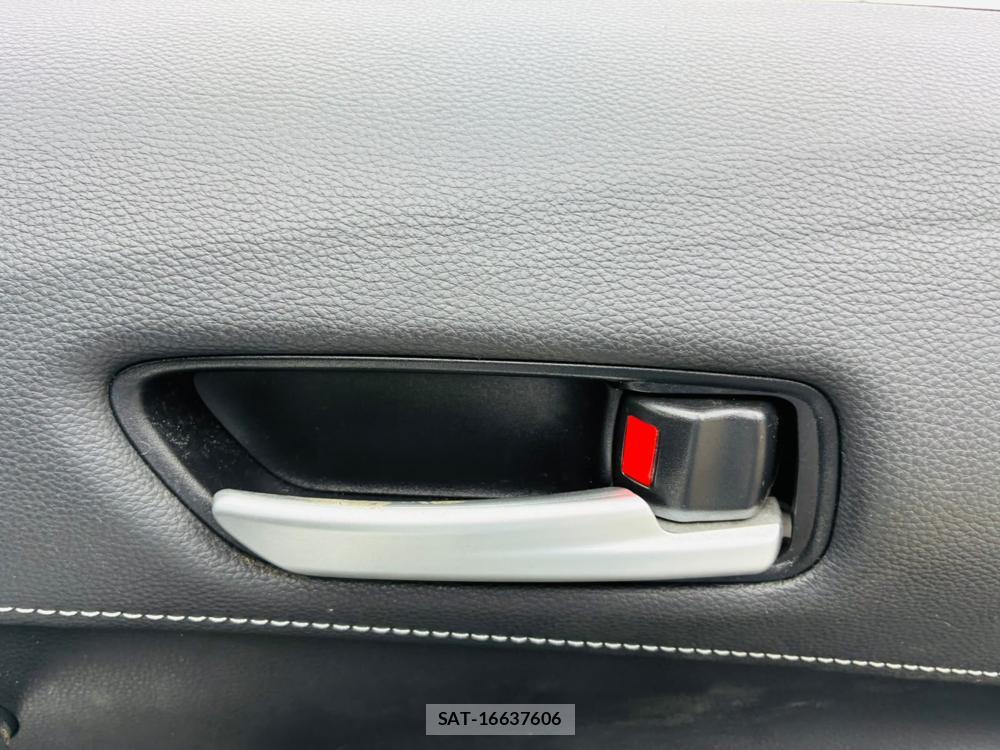 Toyota COROLLA TOURING 2021-07 8226617-19