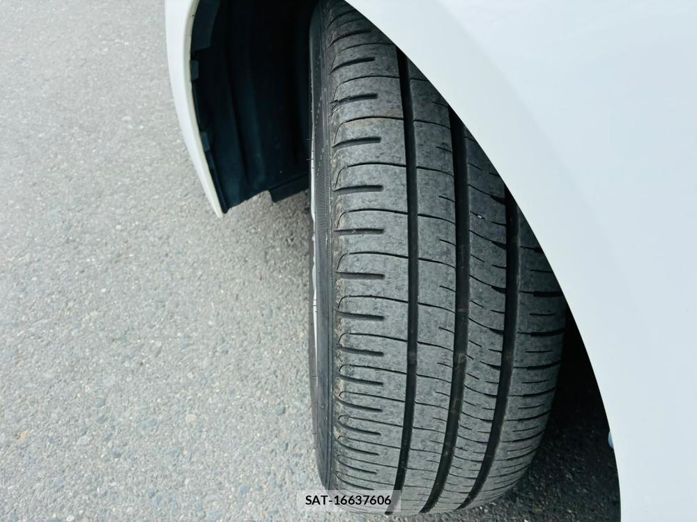 Toyota COROLLA TOURING 2021-07 8226617-30