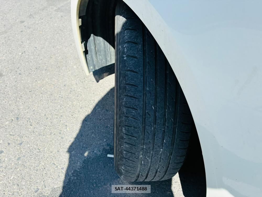 Toyota COROLLA TOURING 2021-07 8240833-30
